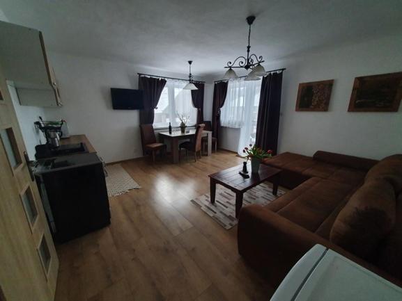 Apartmanovy Dom Adas Prosiek Ngoại thất bức ảnh